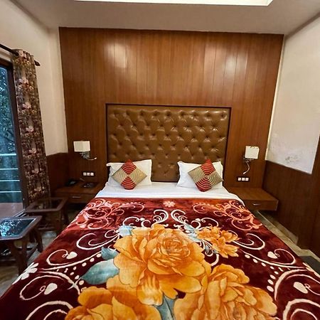 Aura Stays By Mm Hotel Mussoorie Exteriör bild