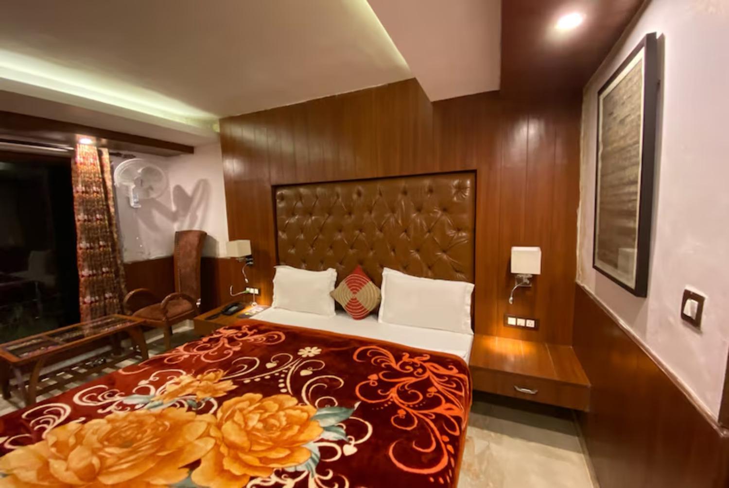 Aura Stays By Mm Hotel Mussoorie Exteriör bild
